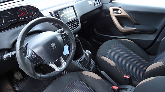 Peugeot 208 13 of 21