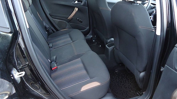 Peugeot 208 15 of 21