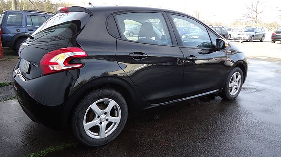 Peugeot 208 8 of 21
