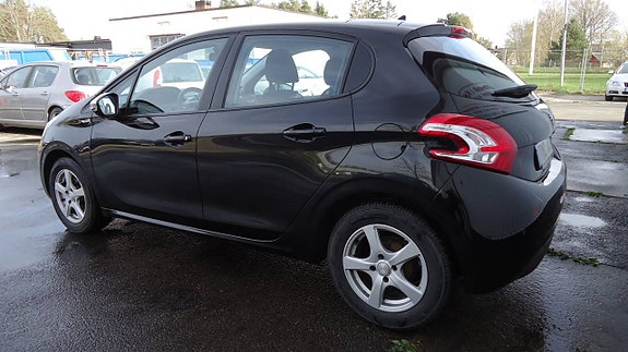 Peugeot 208 7 of 21