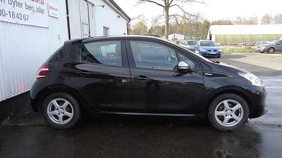 Peugeot 208 10 of 21
