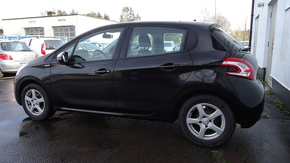 Peugeot 208 6 of 21