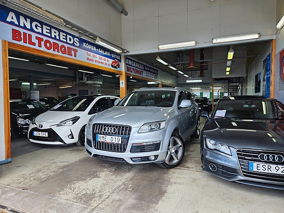 Audi Q7 2 of 14