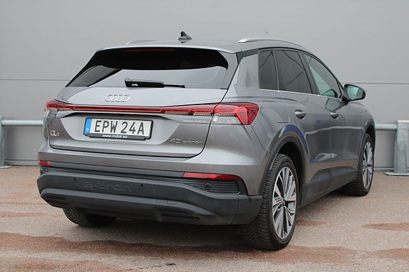 Audi Q4 e-tron 3 of 17