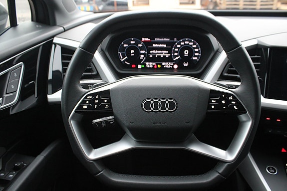 Audi Q4 e-tron 9 of 17