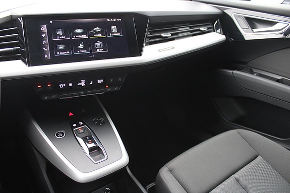 Audi Q4 e-tron 7 of 17