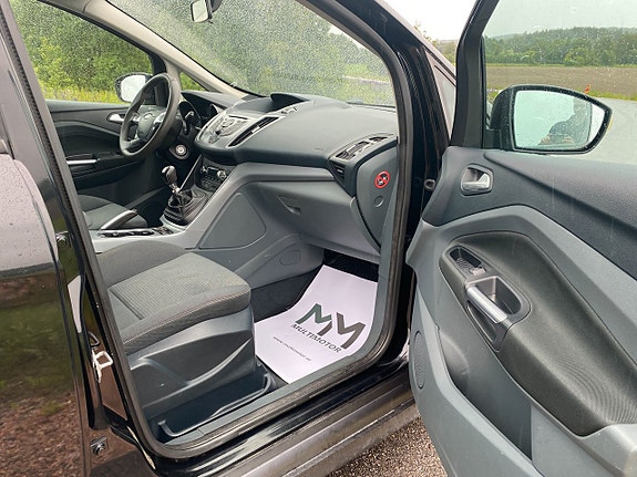 Ford C-Max 17 of 21