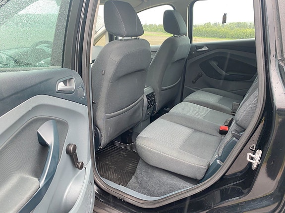 Ford C-Max 10 of 21