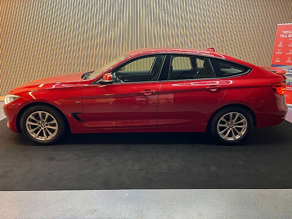 BMW 320 3 of 5