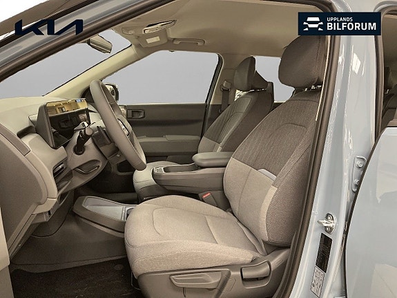 Kia EV3 8 of 15