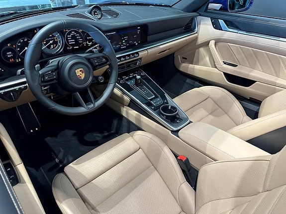 Porsche 911 4 of 5