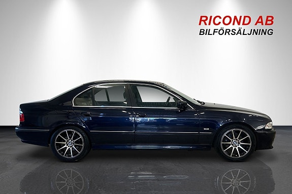 BMW 540d 2 of 5