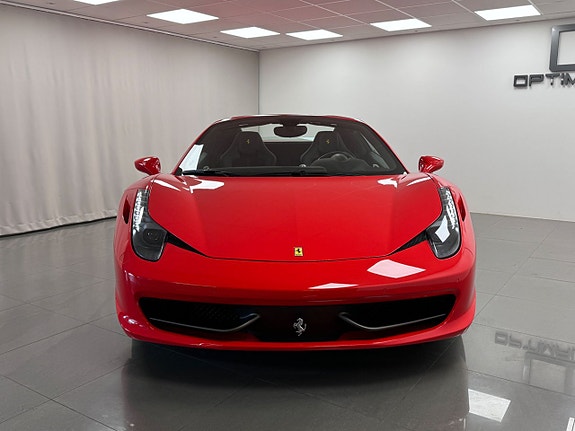 Ferrari 458 Spider 8 of 15
