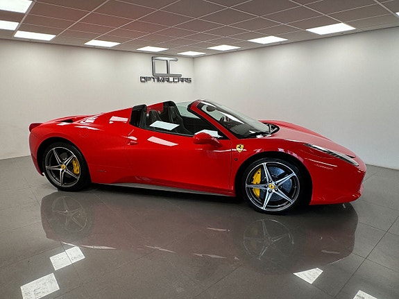 Ferrari 458 Spider 7 of 15