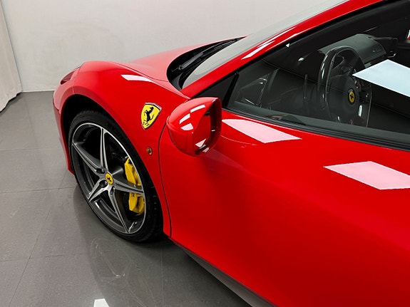 Ferrari 458 Spider 11 of 15