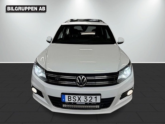 Volkswagen Tiguan 3 of 5