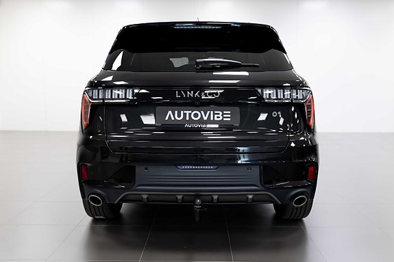 Lynk & Co 01 6 of 30