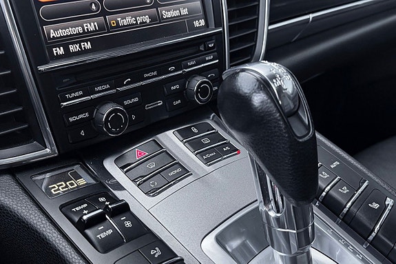 Porsche Panamera S 16 of 21