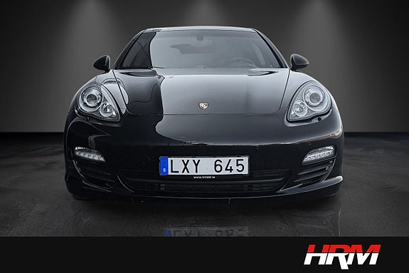 Porsche Panamera S 4 of 5