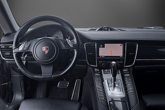 Porsche Panamera S 10 of 21