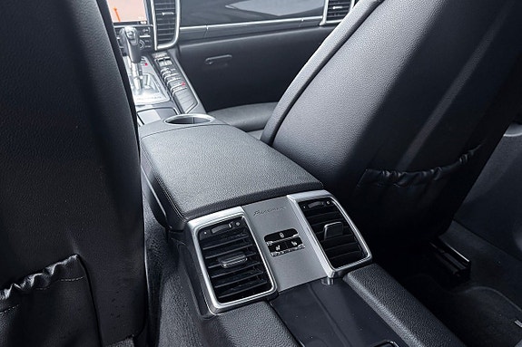 Porsche Panamera S 21 of 21