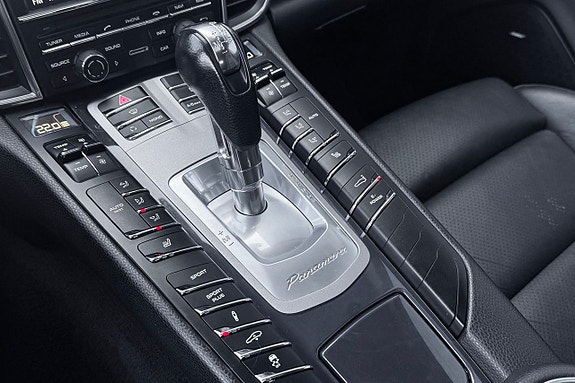 Porsche Panamera S 17 of 21