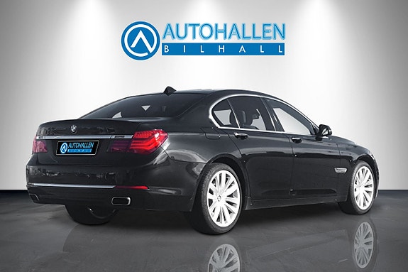 BMW 740d 6 of 12