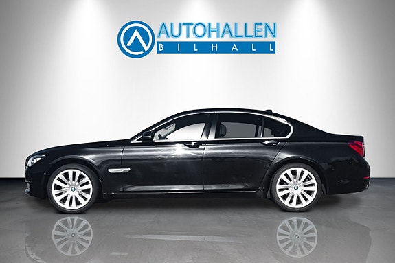 BMW 740d 3 of 5