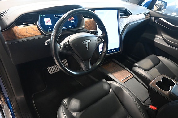 Tesla Model X 7 of 27