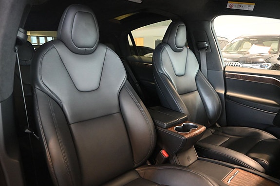 Tesla Model X 12 of 27