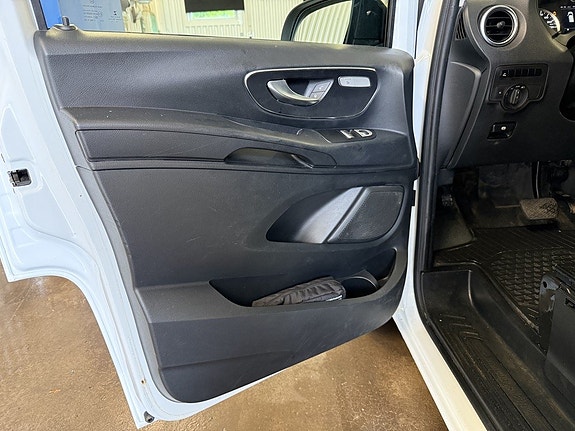 Mercedes-Benz Vito 119 13 of 21