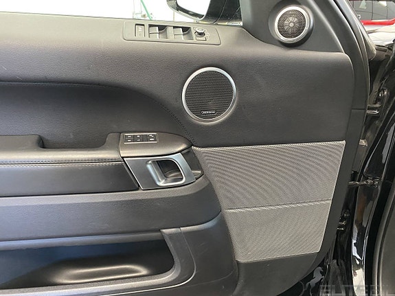 Land Rover Range Rover Sport 15 of 18