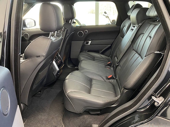 Land Rover Range Rover Sport 9 of 18