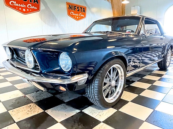 Ford Mustang 6 of 12