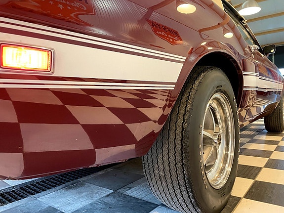 Ford Mustang 3 of 5
