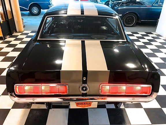 Ford Mustang 5 of 5