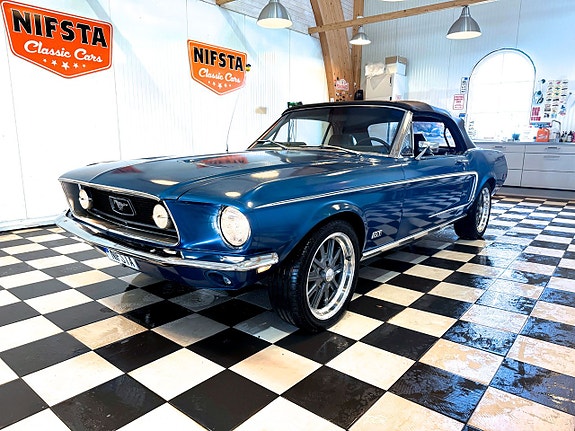 Ford Mustang 10 of 12