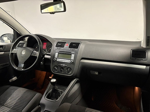 Volkswagen Golf V 9 of 17