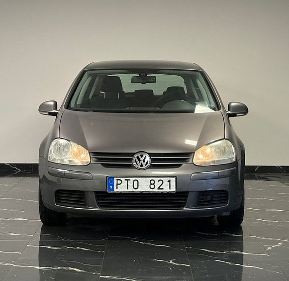 Volkswagen Golf V 2 of 17