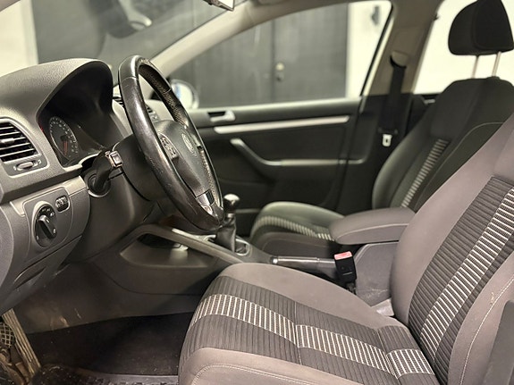 Volkswagen Golf V 7 of 17