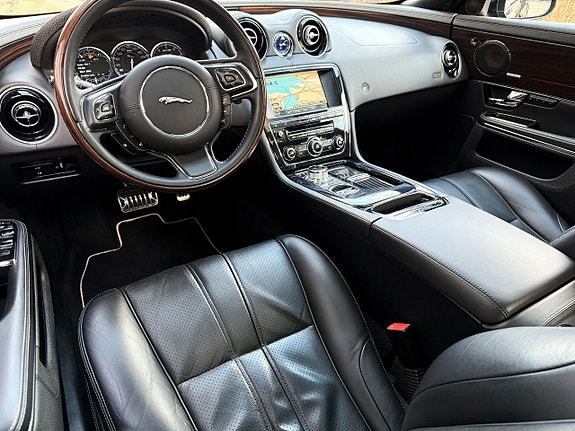 Jaguar XJ 4 of 8