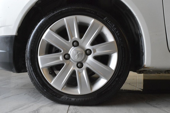 Mitsubishi Colt 7 of 20