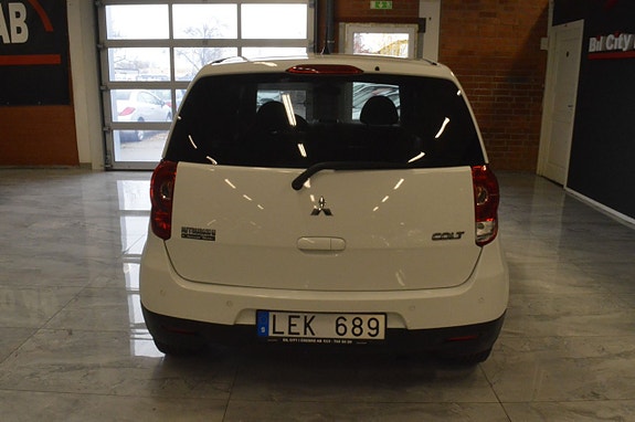Mitsubishi Colt 12 of 20