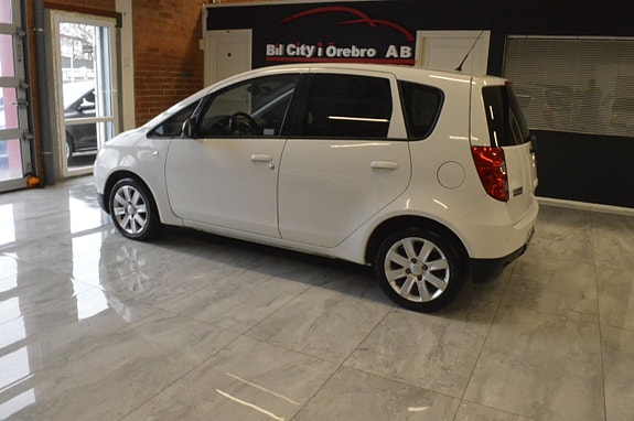 Mitsubishi Colt 4 of 5