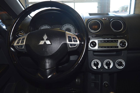 Mitsubishi Colt 9 of 20