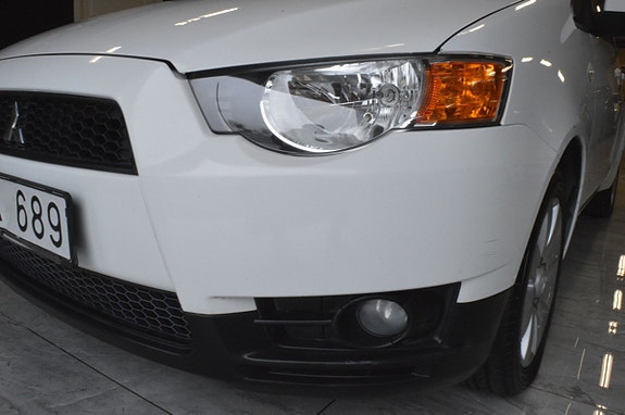 Mitsubishi Colt 8 of 20