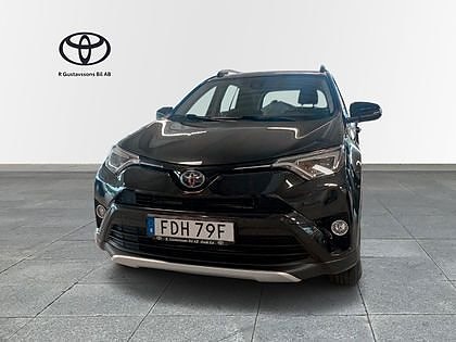 Toyota RAV4 2 of 5