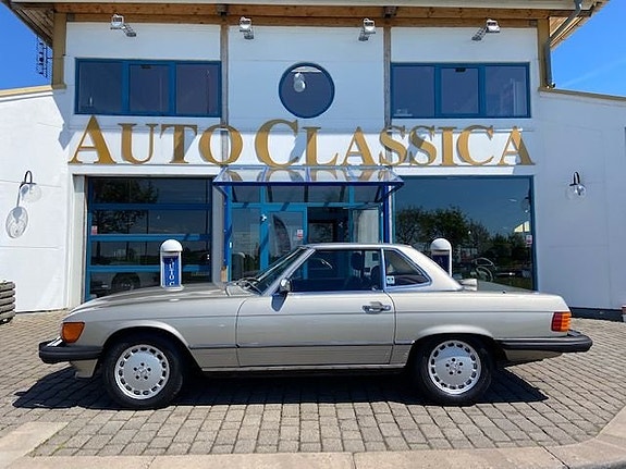 Mercedes-Benz 560 SL 8 of 8