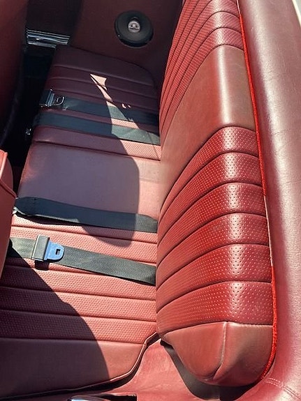 Mercedes-Benz 560 SL 7 of 8
