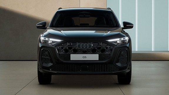 Audi Q5 2 of 5